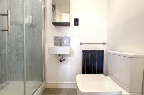 Bedroom Four Ensuite