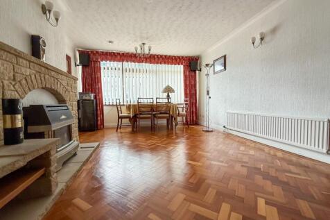 Lounge-Dining Room