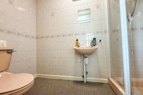 Bedroom 2 En-Suite
