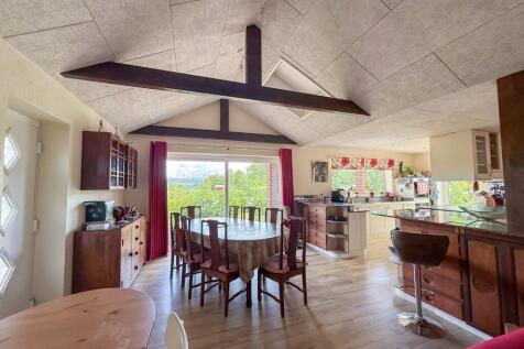Kitchen-Dining Room
