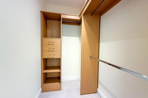 Walk-In Wardrobe