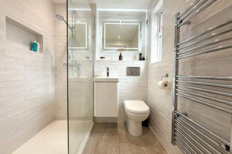 Bed One Ensuite