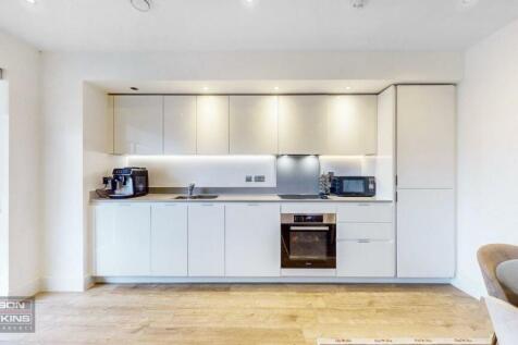 65 Masters Court, Lyon Road - bYBeZkZOdDjiND3c5i1z