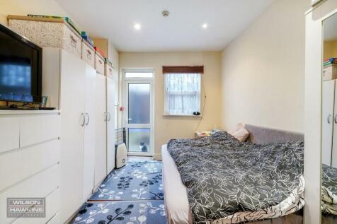 Flat 2, 80 Welldon Crescent - 4Sxa2V3xcF37UfJpAq4r
