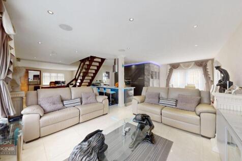 17 Old Kenton Lane, - SBYRNhqT486uTEERbqNk.jpg