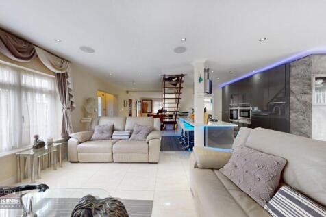 17 Old Kenton Lane, - bqeQ4OE5eKITo3Ad7GZ3.jpg