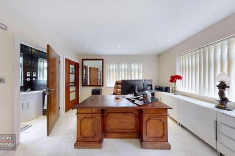 17 Old Kenton Lane, - hRgy9IwhwjPbzHWVbK8r.jpg