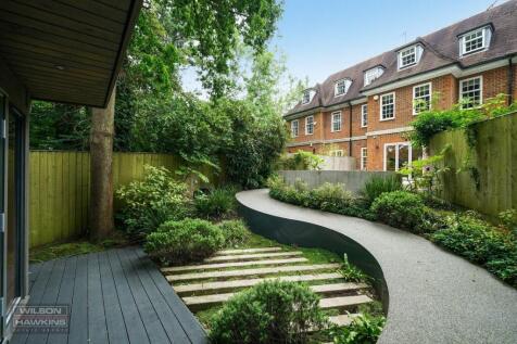 2 Oakley Grange, Mount Park Road - 5RPS81ylt7VezFX