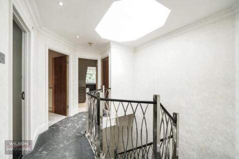 2 Oakley Grange, Mount Park Road - G7NT4D8WBW7locj