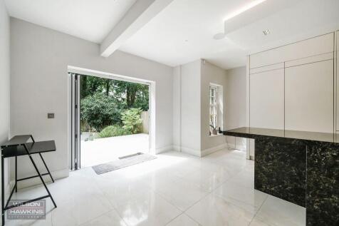 2 Oakley Grange, Mount Park Road - 2zcuUNqilQtFrXE