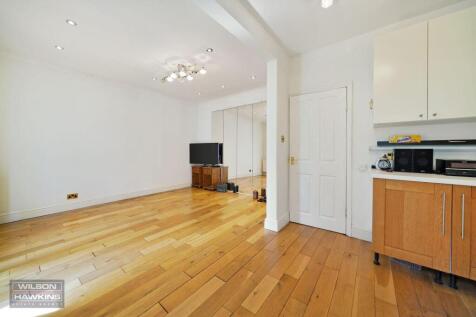 16 Greenford Road - TgUiqAzHTaaT4yiiQvNo.jpg