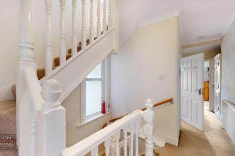 35 Welldon Crescent - JxXSBKnr3hzifRLziIcM.jpg