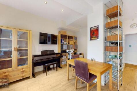 35 Welldon Crescent - TmDohg73vrluyvjBjZf6.jpg
