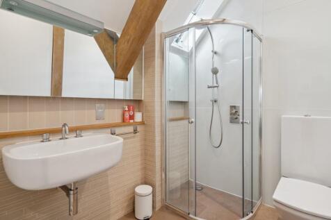 bed one en-suite shower room.jpg