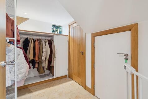cloakroom.jpg
