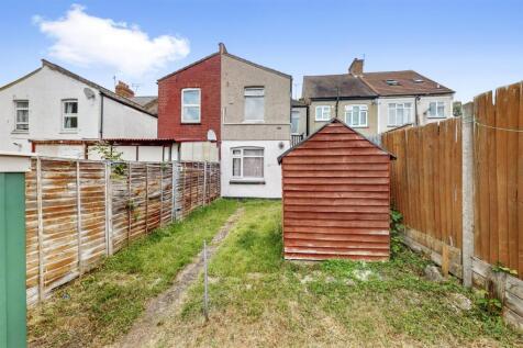 70a Parkfield Road - Yhc0KLiPEZxs1hMIuvdN.jpg