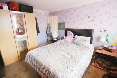 Master Bed 1