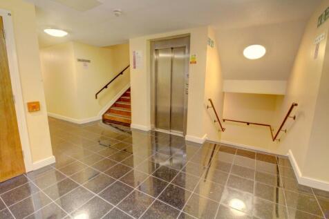 Lift to all floors