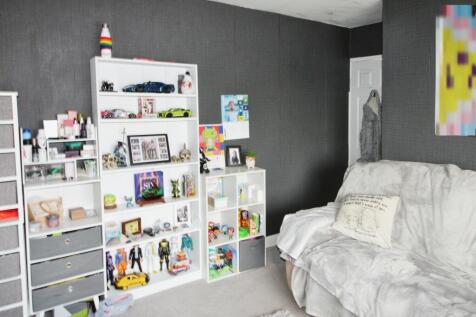 Upstairs bedroom 2..JPG