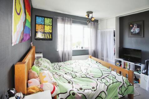 Bedroom 2.JPG