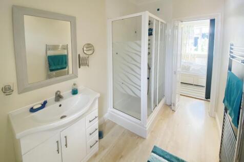 Hidden ensuite