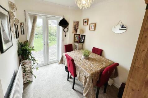 Bedroom 3/Dining Room