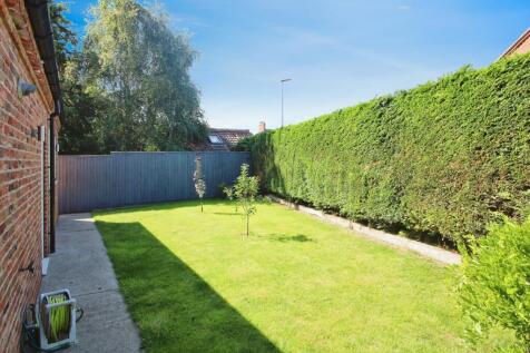 Rear garden..JPG