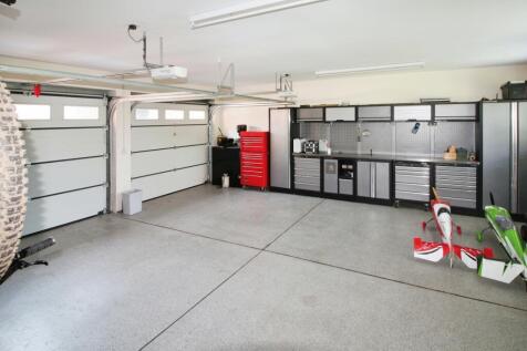 Garage.JPG