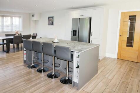 Kitchen Island.JPG