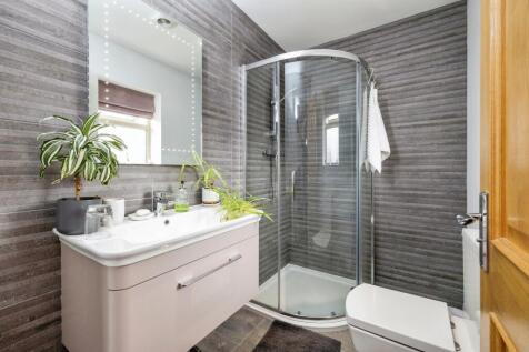 En-Suite 2