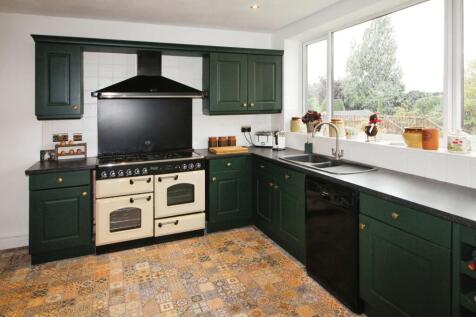 Kitchen..JPG