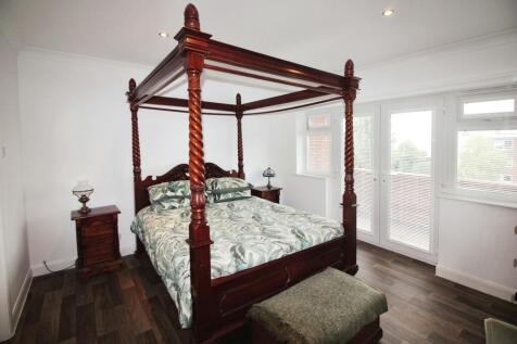 Master bedroom.JPG