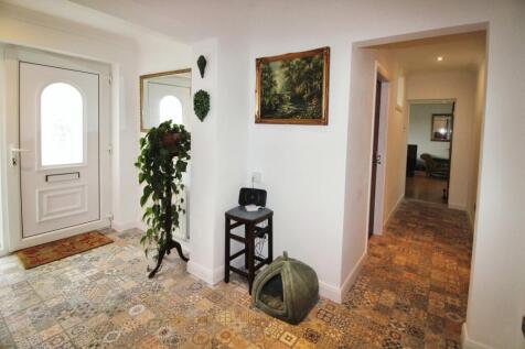 Hallway.JPG