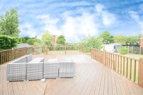 Rear decking area.JPG
