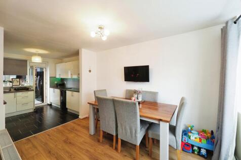 Open plan and stylish Kitchen/Dining area