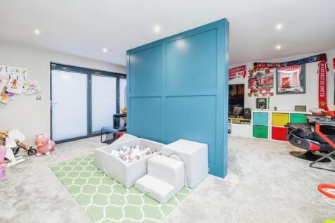 Playroom/4th bedroom