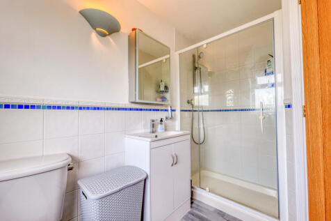 Bedroom 1 en-suite