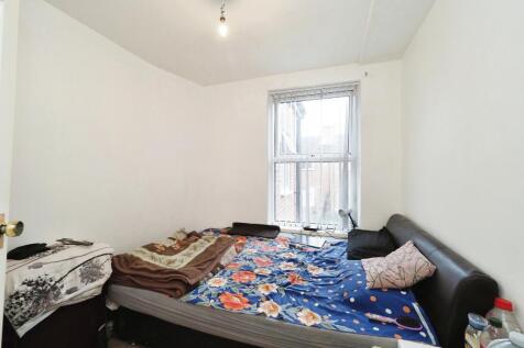Large double bedroom four