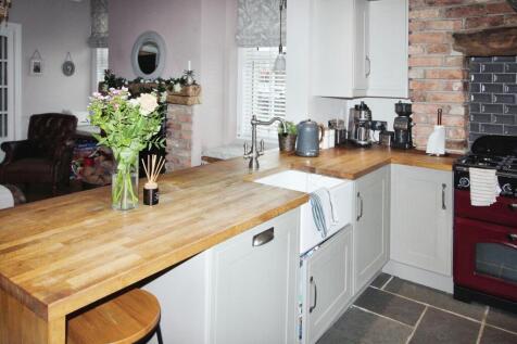 Open plan kitchen.JPG