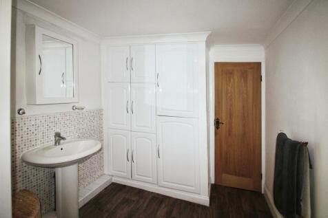 Bathroom storage