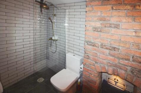 Ensuite.JPG