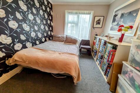 2nd Bedroom