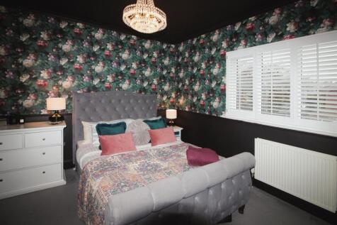 Master bedroom..JPG