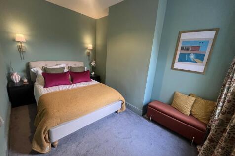 Bedroom 2, v