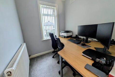 3rd Bedroom / Office