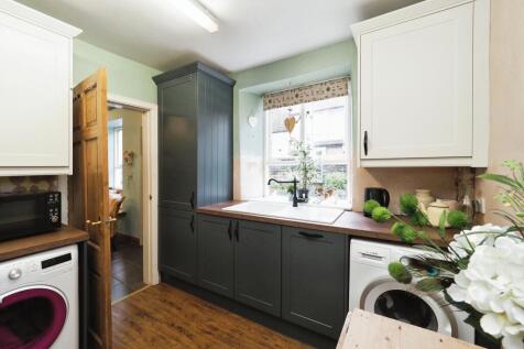 Renovated Kitchen/Breakfast