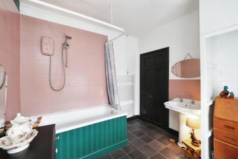 Large Family Bathroom