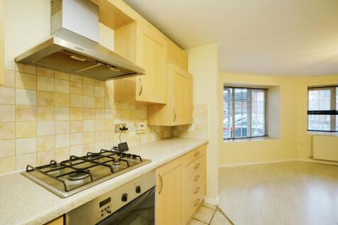 Living/Kitchen Area