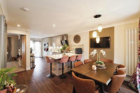 Breathtaking Open Plan Kitchen and Living Space