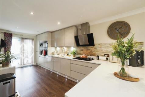 Breathtaking Open Plan Kitchen and Living Space